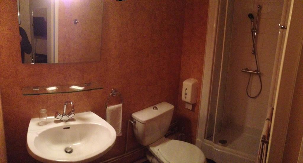 Hotel De L'Abbaye Sauxillanges Номер фото